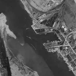 秋田港 (土崎)周辺の 1961〜1969 年の空中写真